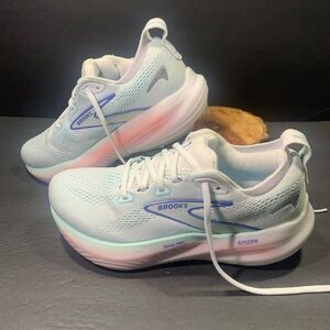 Brooks Glycerin 22 Women’s White Pink Sneakers Shoe Size 8 ( D- Wide )